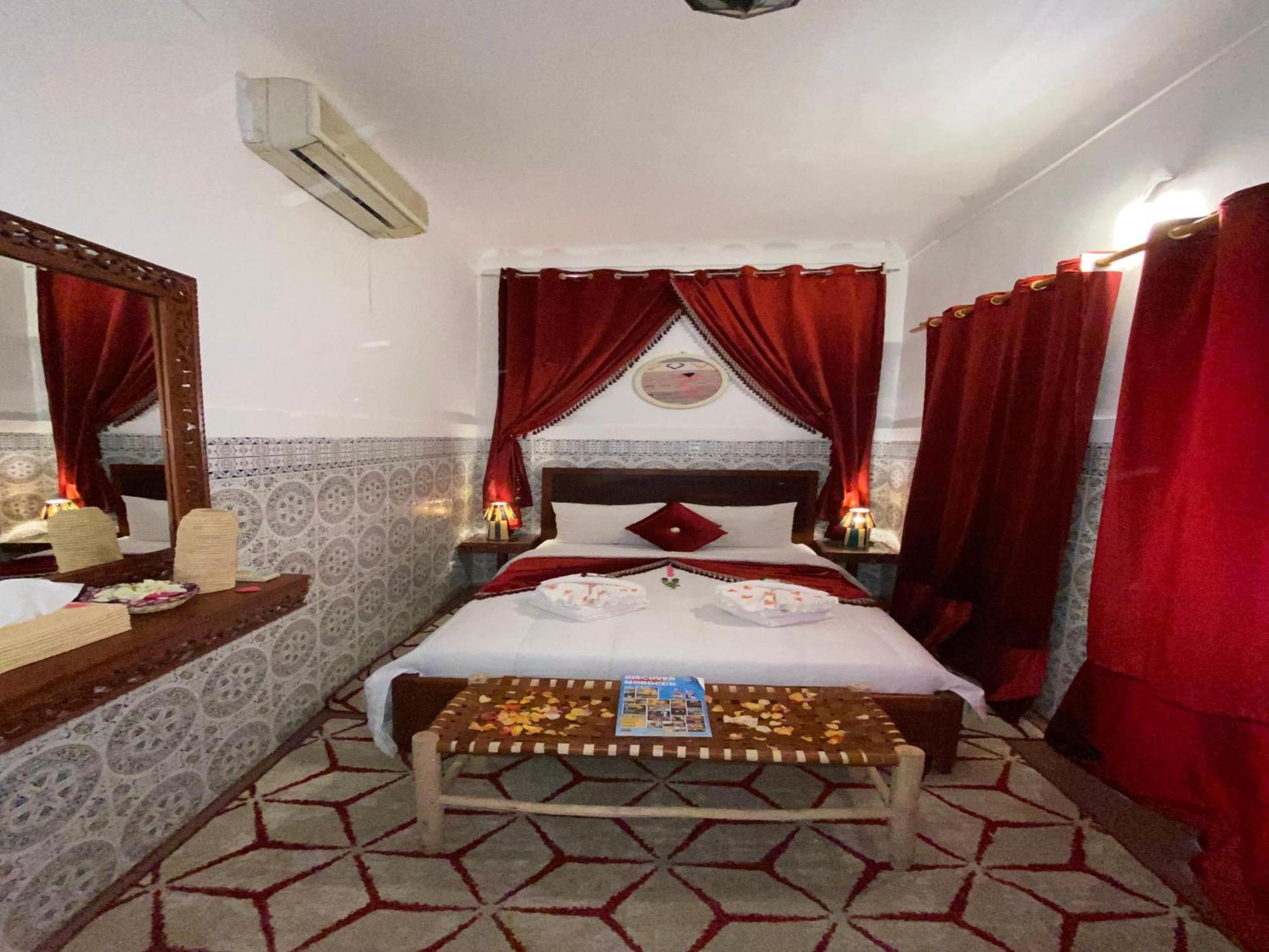Riad Lazord De Marrakech Entier Marrakesh Bagian luar foto
